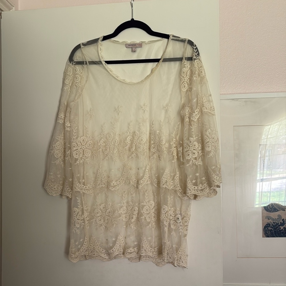 Blu Pepper size M embroidered lace tunic